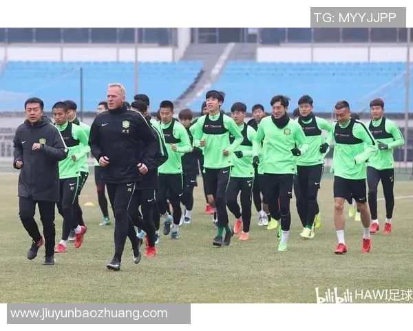 足球明星如何通过科学训练和心理素质克服伤病困扰保持竞技状态