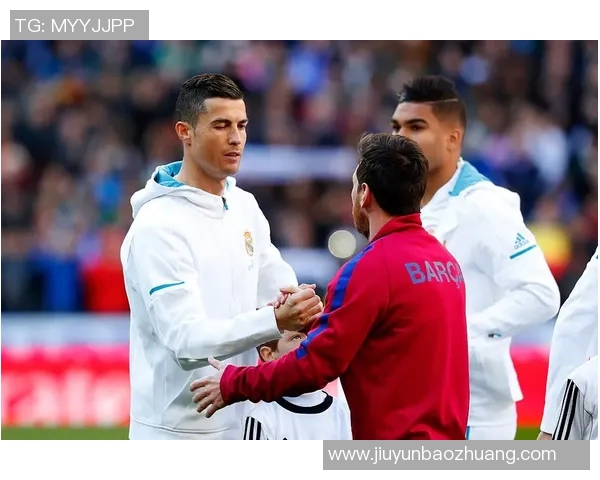 C罗与足球明星的亲密互动揭示了他们背后的友谊与合作精神